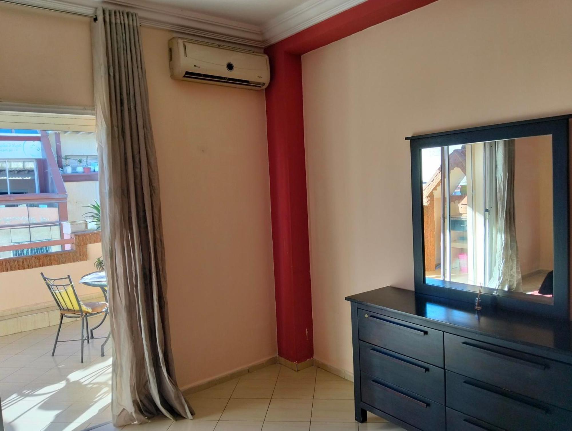 Appart Najia Au Centre Kenitra Avec Grande Terrasse Номер фото