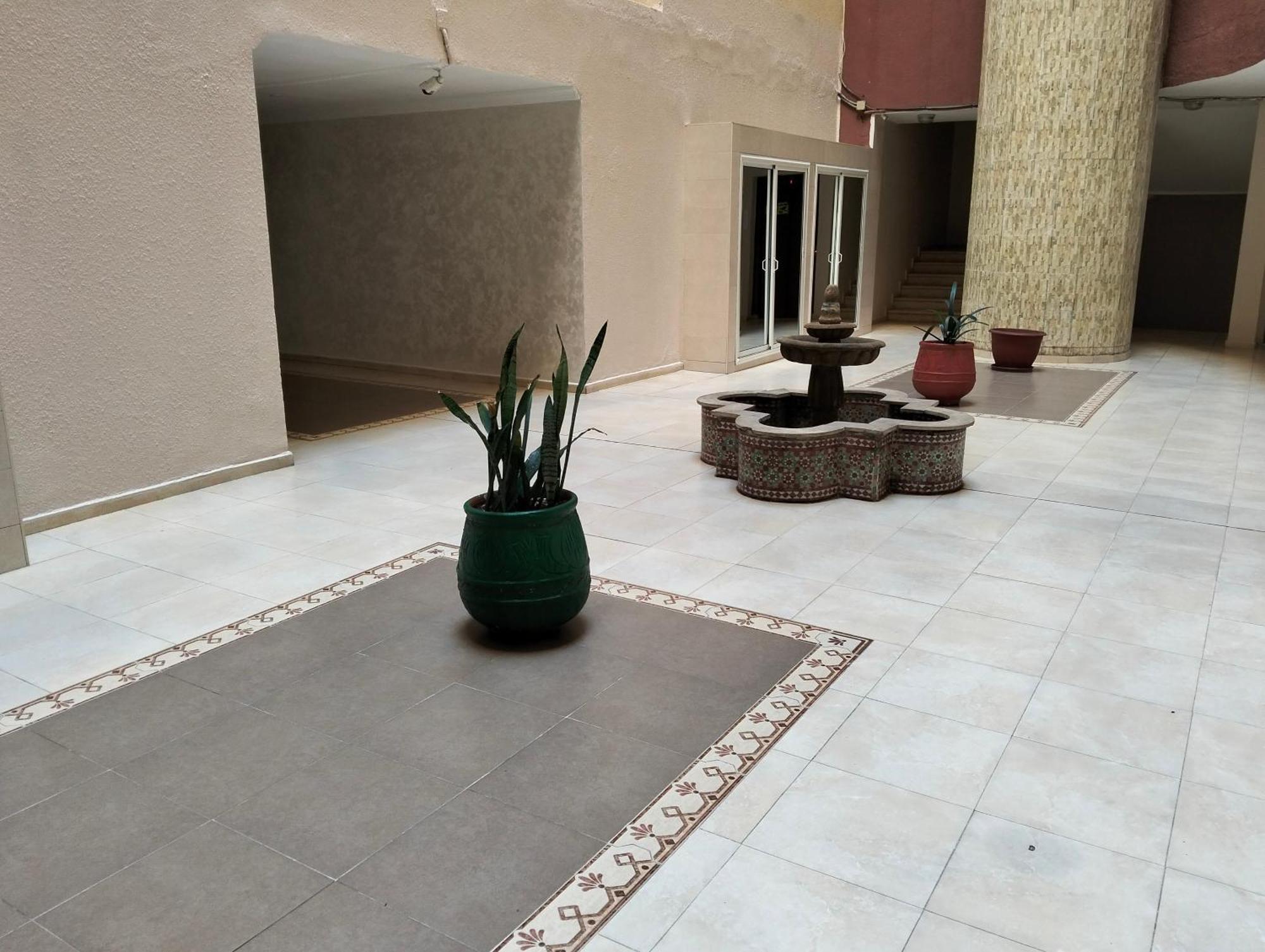 Appart Najia Au Centre Kenitra Avec Grande Terrasse Номер фото